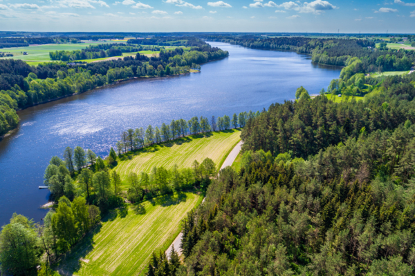 jezioro Sumowo w gminie Bakałarzewo z lotu ptaka, Maciej Nowakowski